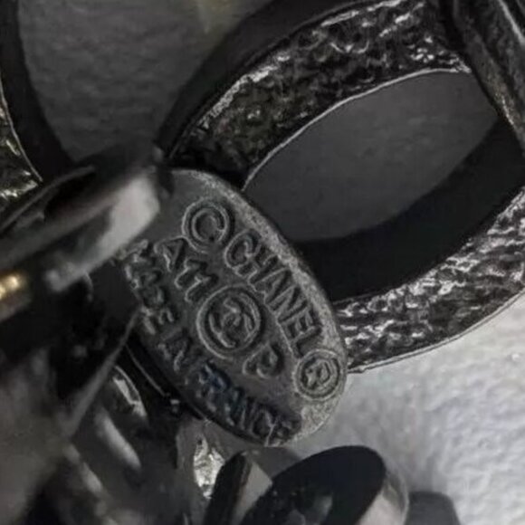 Chanel Clip-on Earrings Gunmetal and Gold Chain Interlocking CC's - Picture 16 of 16